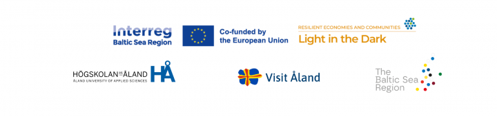 Logotyper för Interreg, Light in the Dark, Högskolan på Åland, Visit Åland och THe Baltic Sea Region