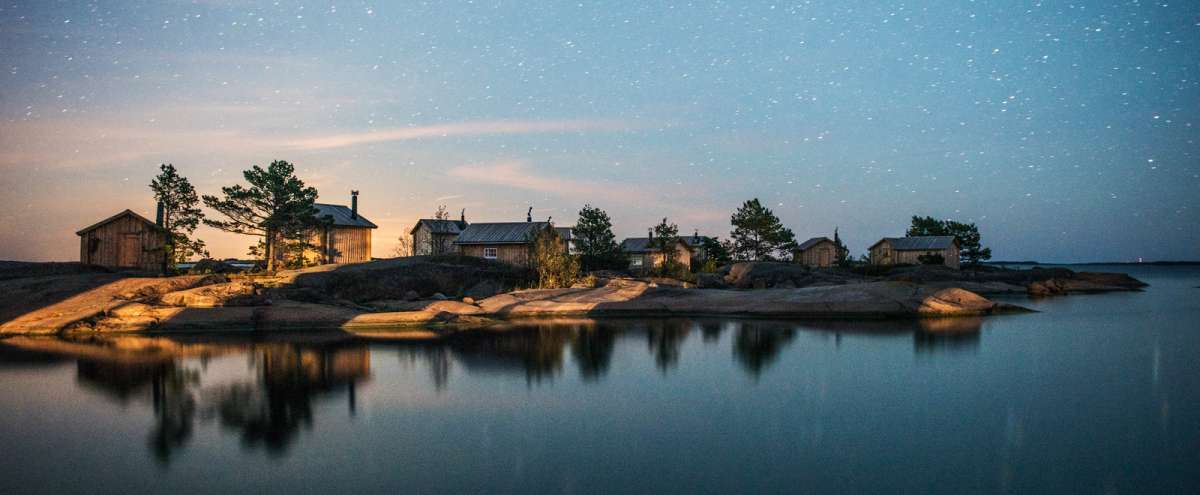 Ön Kobbar Klintar i skymning.